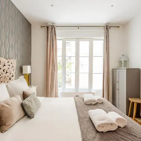 180 Eden, Luxury At Sacre Coeur Apartment *