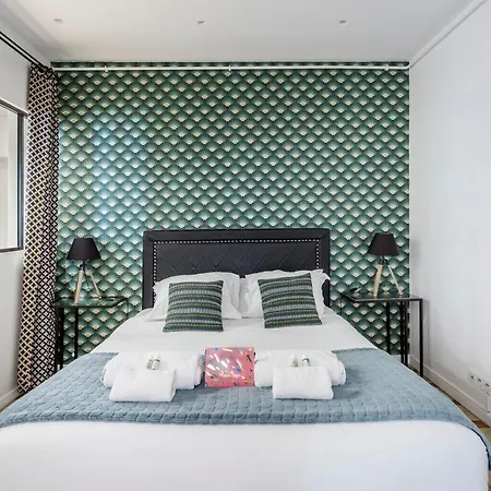 180 Eden, Luxury At Sacre Coeur Apartment *